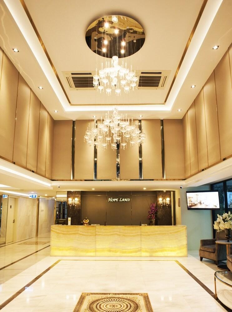 Hope Land Hotel&Residence Sukhumvit 8 photo 2