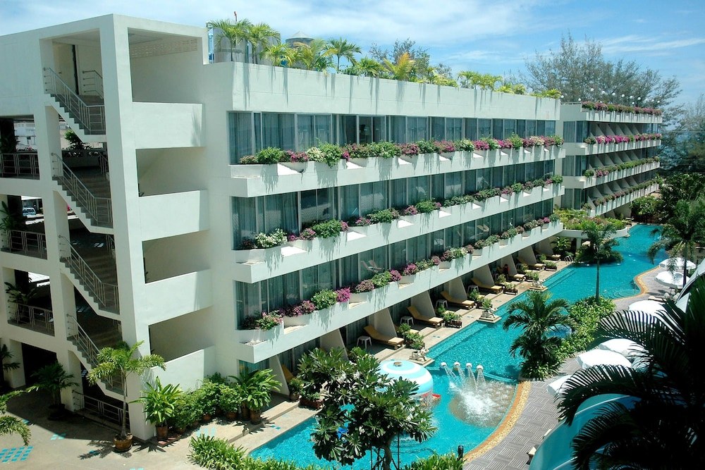 The Cha-Am Methavalai Hotel