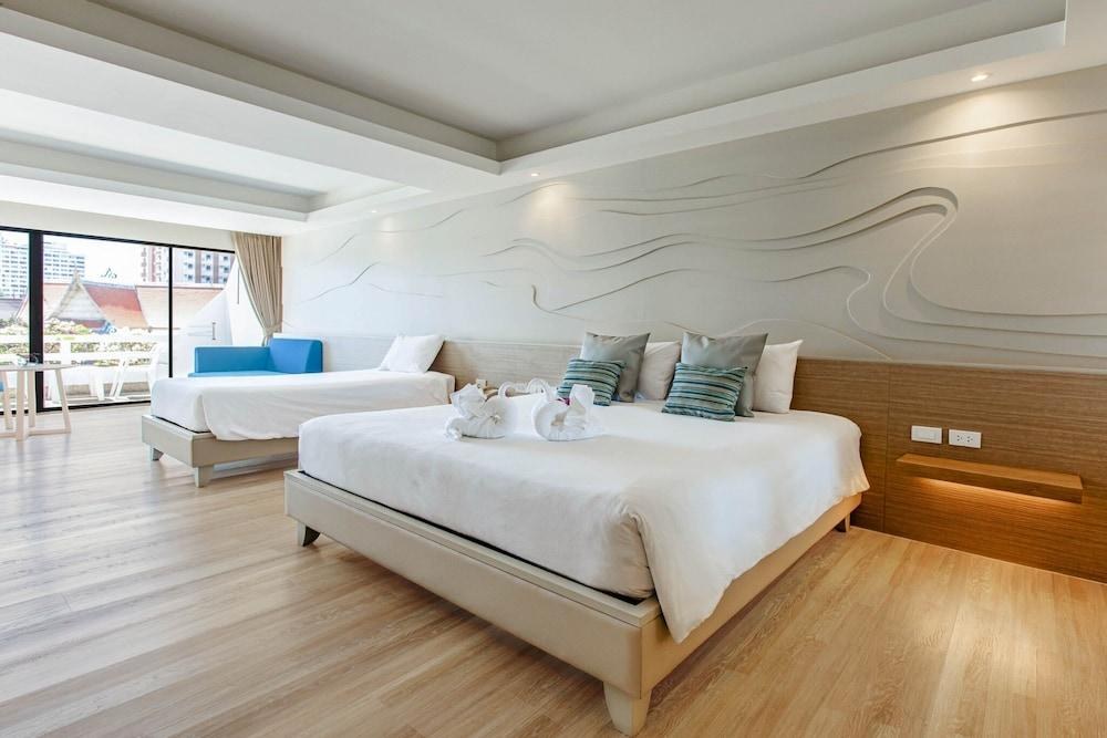The Cha-Am Methavalai Hotel photo 4