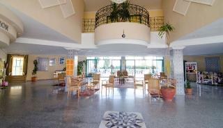 Clover Magic Park Side Hotel photo 3