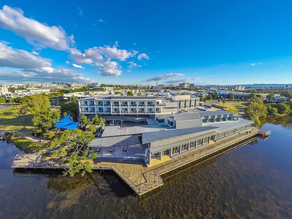 Best Western Plus North Lakes Hotel