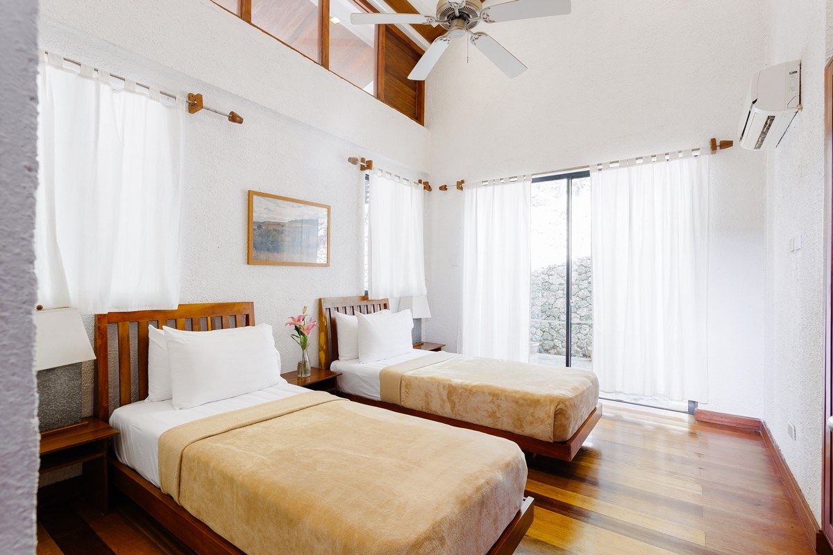 THE STRAND BOUTIQUE RESORT photo 2