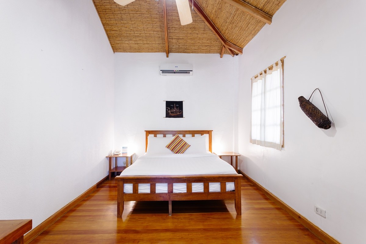 THE STRAND BOUTIQUE RESORT photo 3