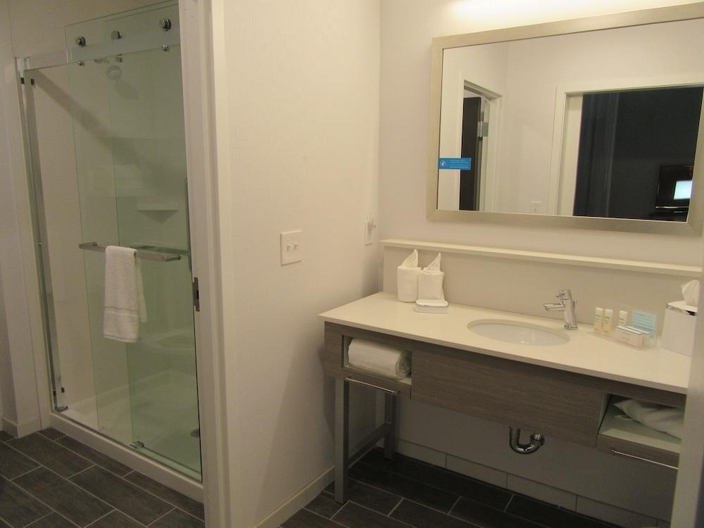 Hampton Inn & Suites Knightdale Raleigh photo 3