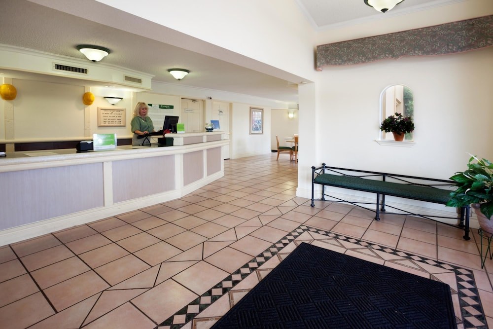 La Quinta Inn Austin Oltorf photo 1