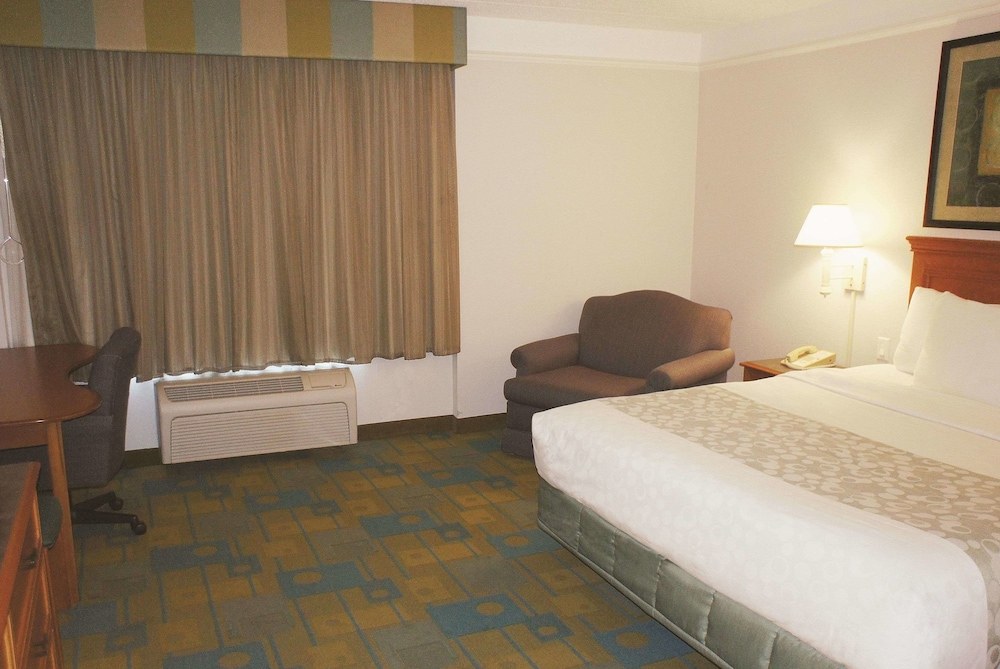 La Quinta Inn & Suites Austin Southwest at Mopac photo 1
