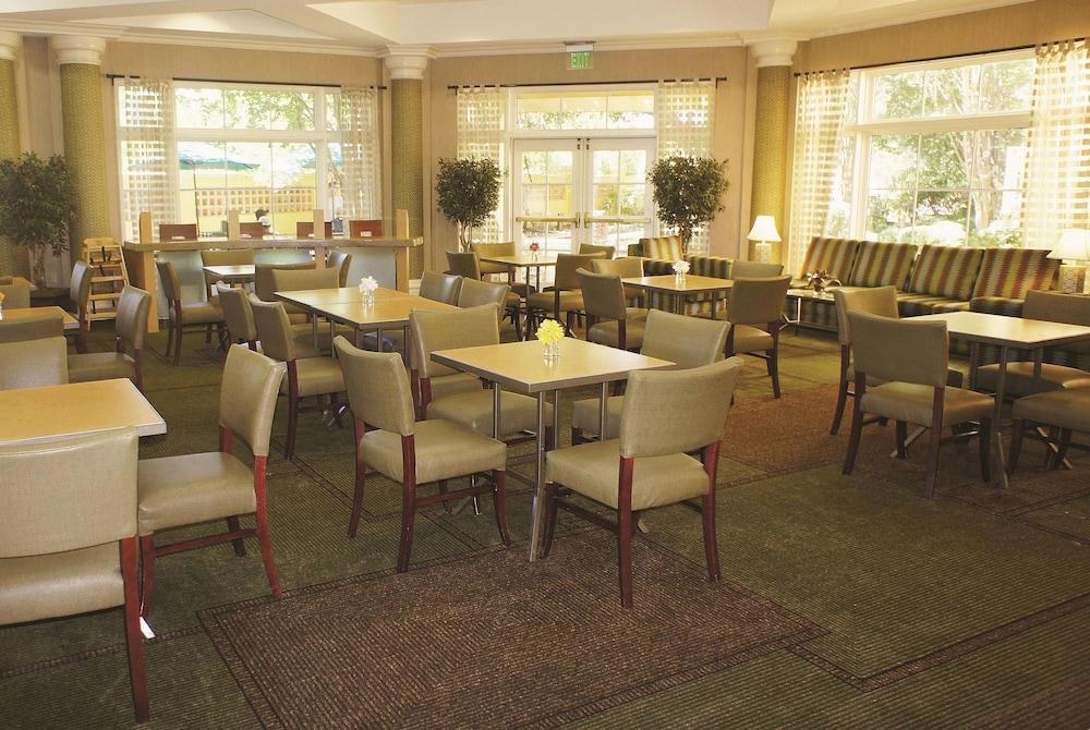 La Quinta Inn & Suites Austin Southwest at Mopac photo 4