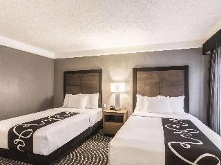 La Quinta Inn & Suites by Wyndham Austin Near The Domain photo 3