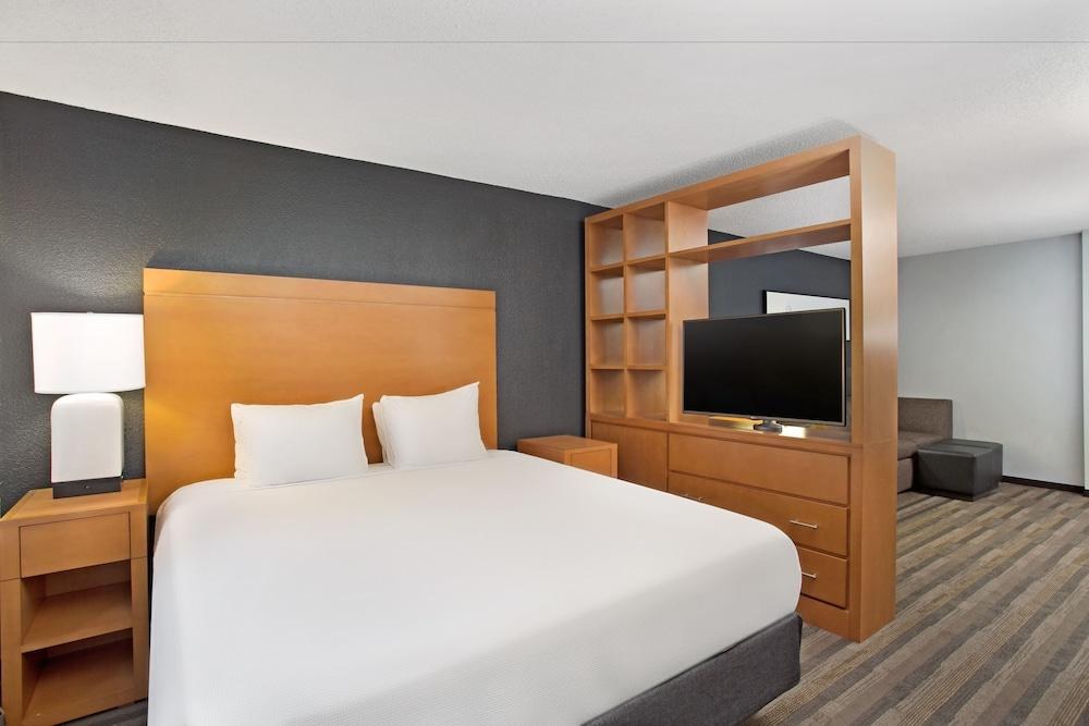 HYATT house Austin/Arboretum photo 1