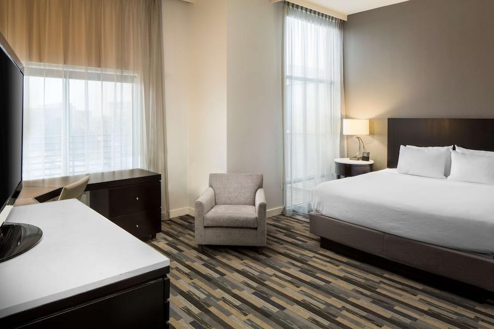 Hyatt House Charlotte Center City photo 3