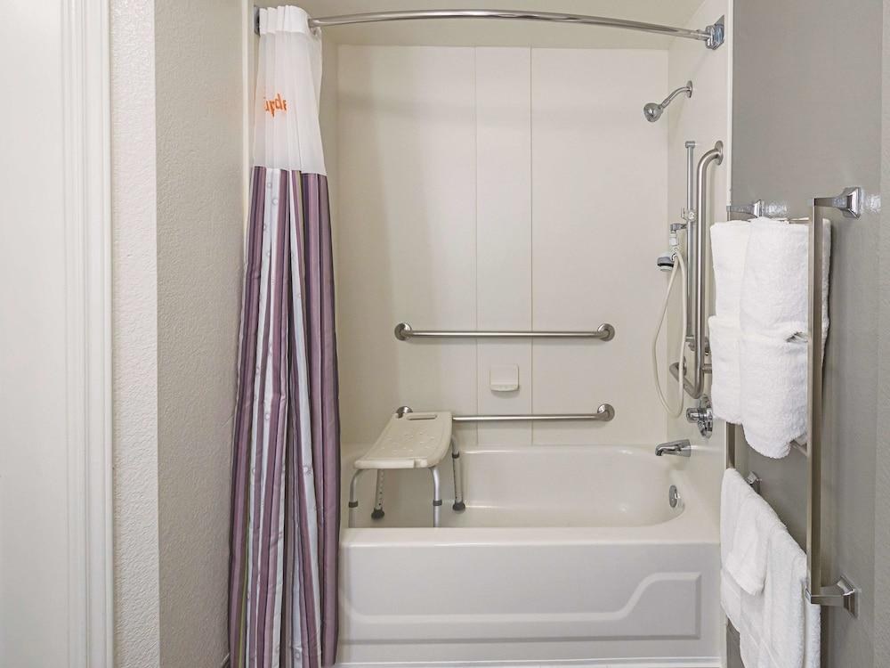 La Quinta Inn & Suites Forth Worth Southwest photo 4