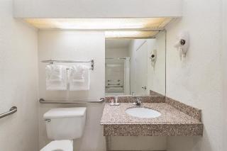 Americas Best Value Inn & Suites-Fort Worth South photo 1
