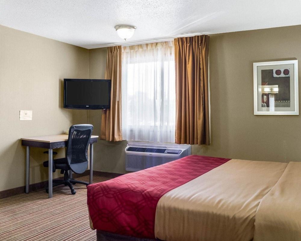 Econo Lodge Grand Forks photo 3