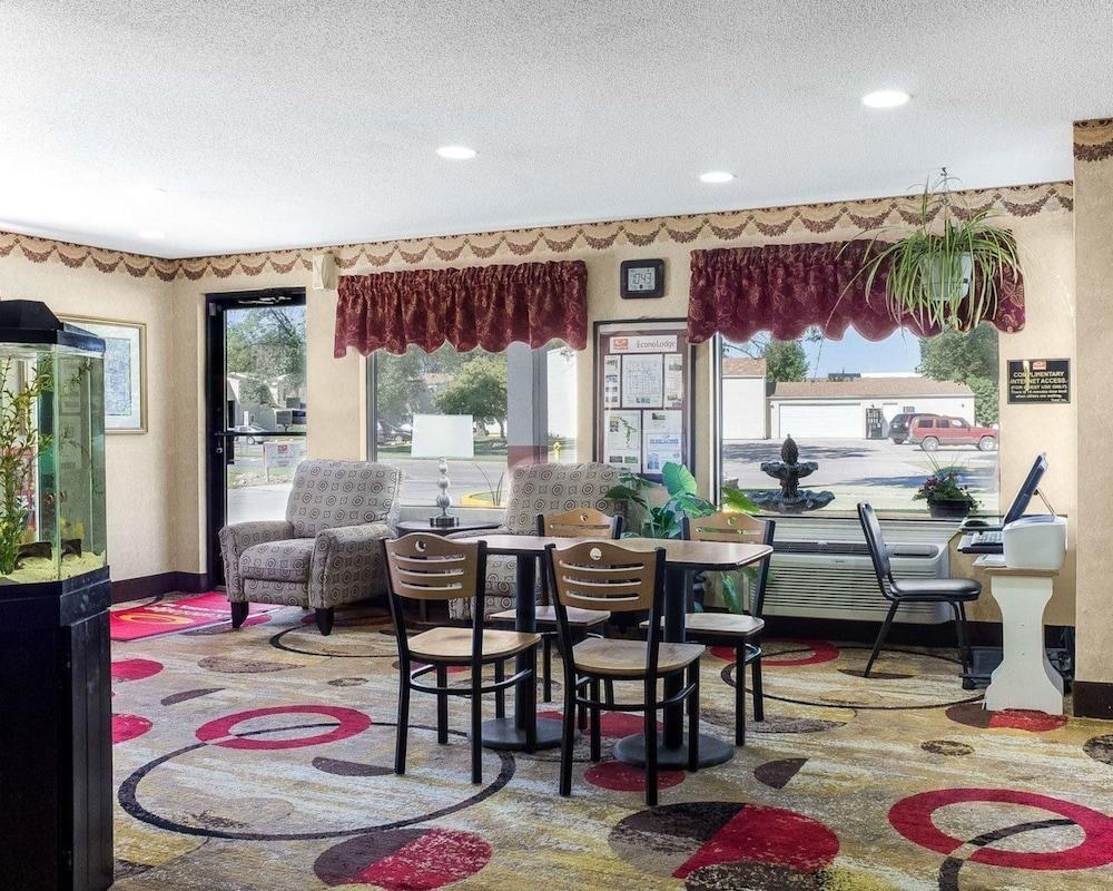 Econo Lodge Grand Forks photo 4