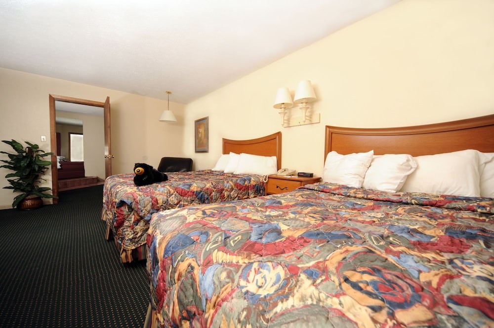 Days Inn By Wyndham Pigeon Forge South photo 2