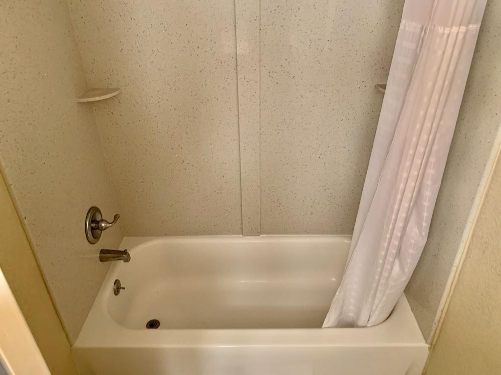 Eisenhower Hotel photo 2