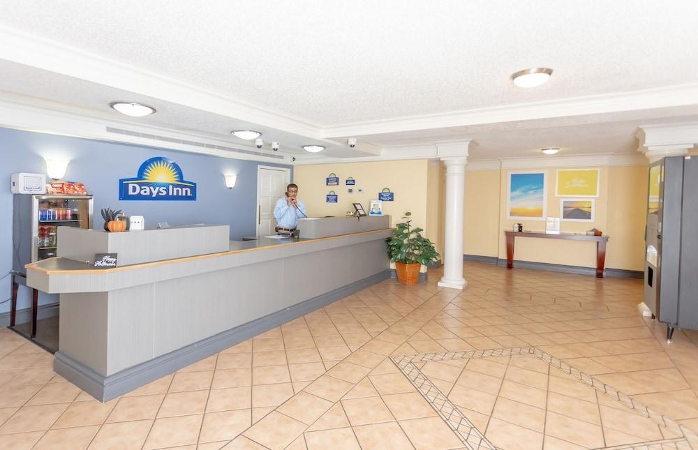 Days Inn by Wyndham Jacksonville Baymeadows photo 1