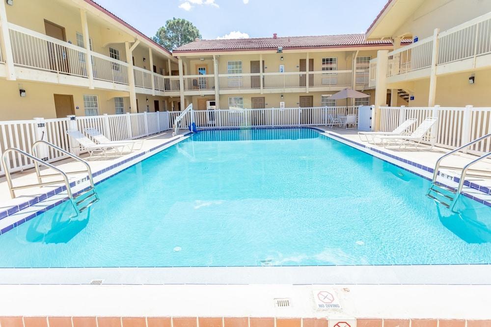 Days Inn by Wyndham Jacksonville Baymeadows photo 2