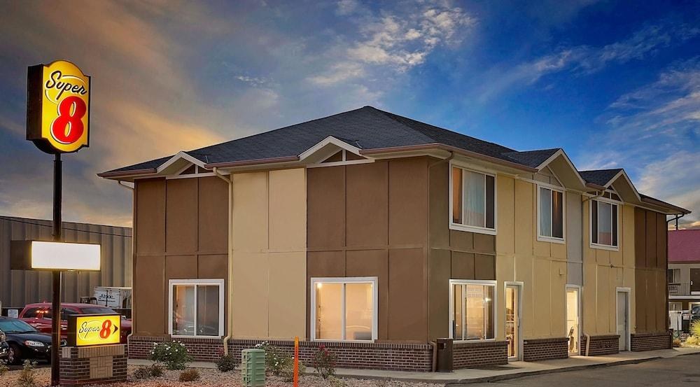 SUPER 8 BY WYNDHAM DENVER CENTRAL photo 3