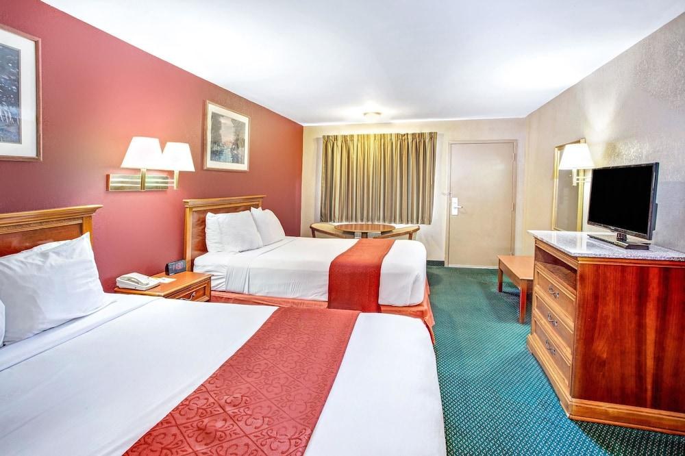 Days Inn by Wyndham Kennesaw photo 4