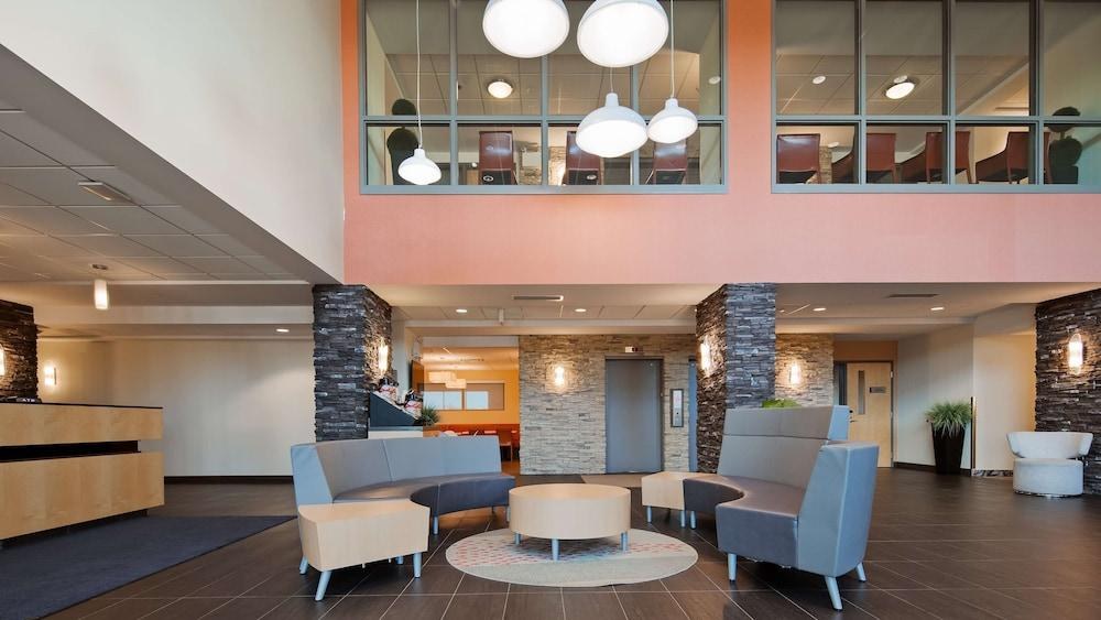 Best Western Plus Airport Inn & Suites photo 3