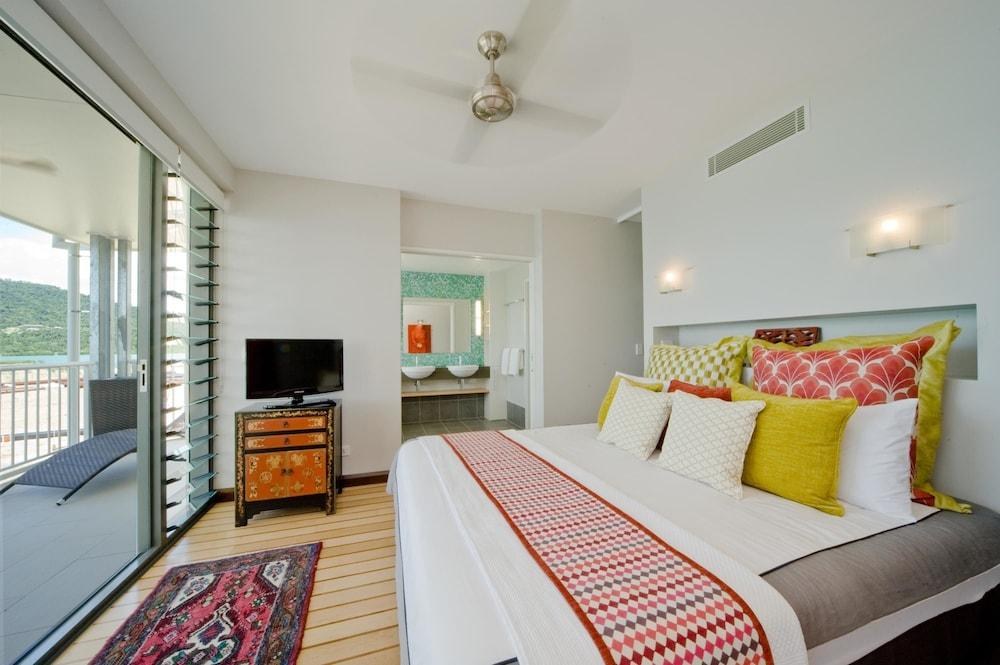 The Boathouse Apartments photo 2