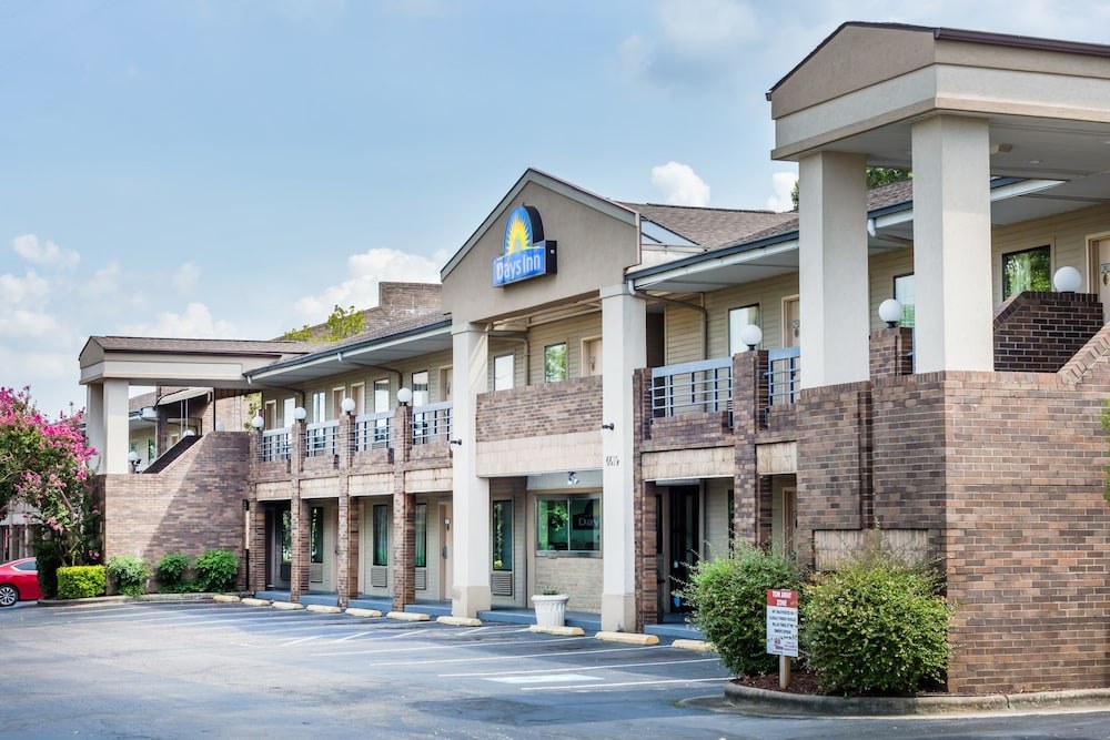 Days Inn by Wyndham Raleigh Glenwood-Crabtree
