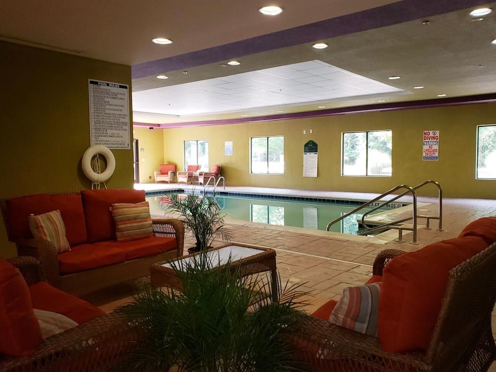 Wingate By Wyndham State Arena Raleigh/Cary photo 4