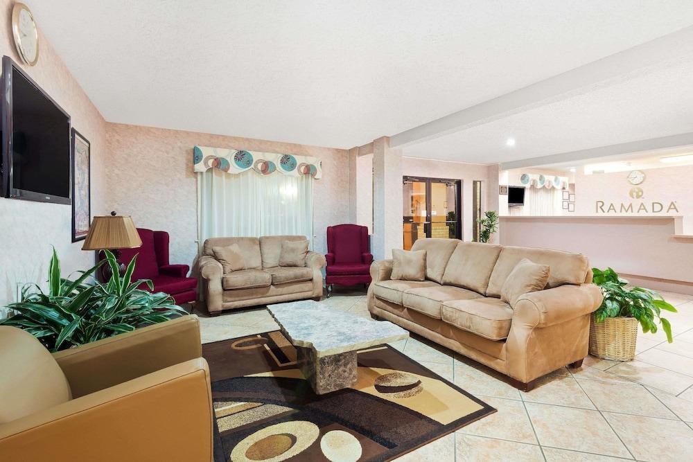 Ramada by Wyndham San Antonio/Near SeaWorld photo 3