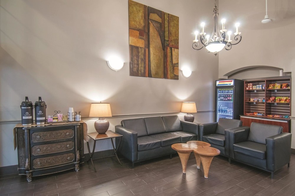 La Quinta Inn by Wyndham San Antonio Brooks City photo 1