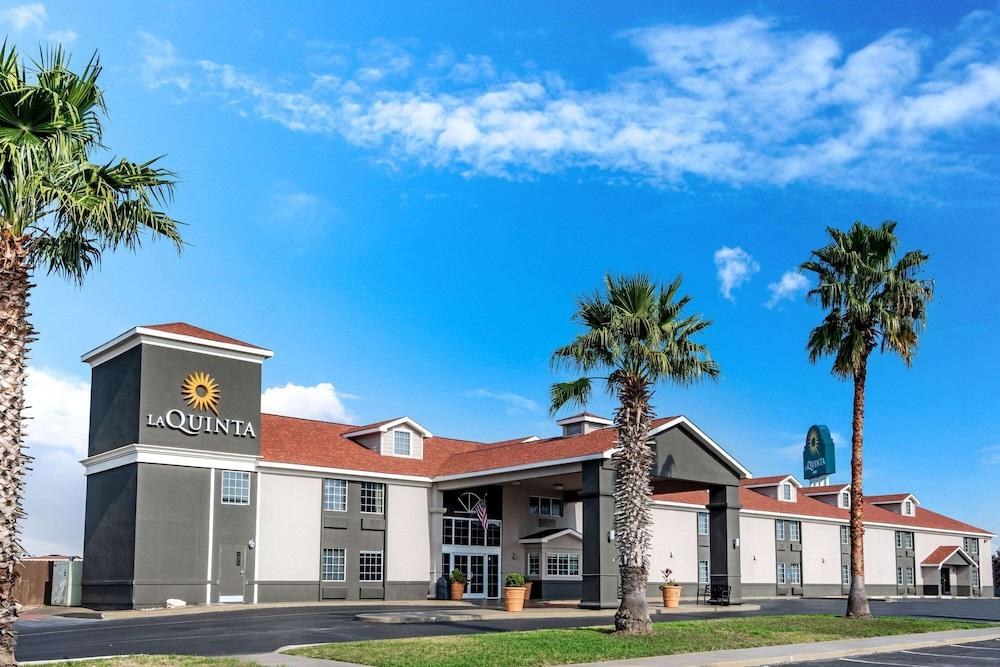 La Quinta Inn by Wyndham San Antonio Brooks City photo 2