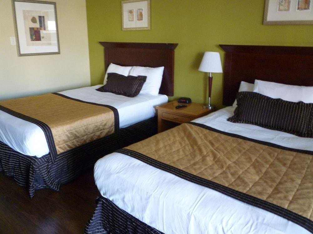 Days Inn by Wyndham San Antonio Alamo/Riverwalk photo 1
