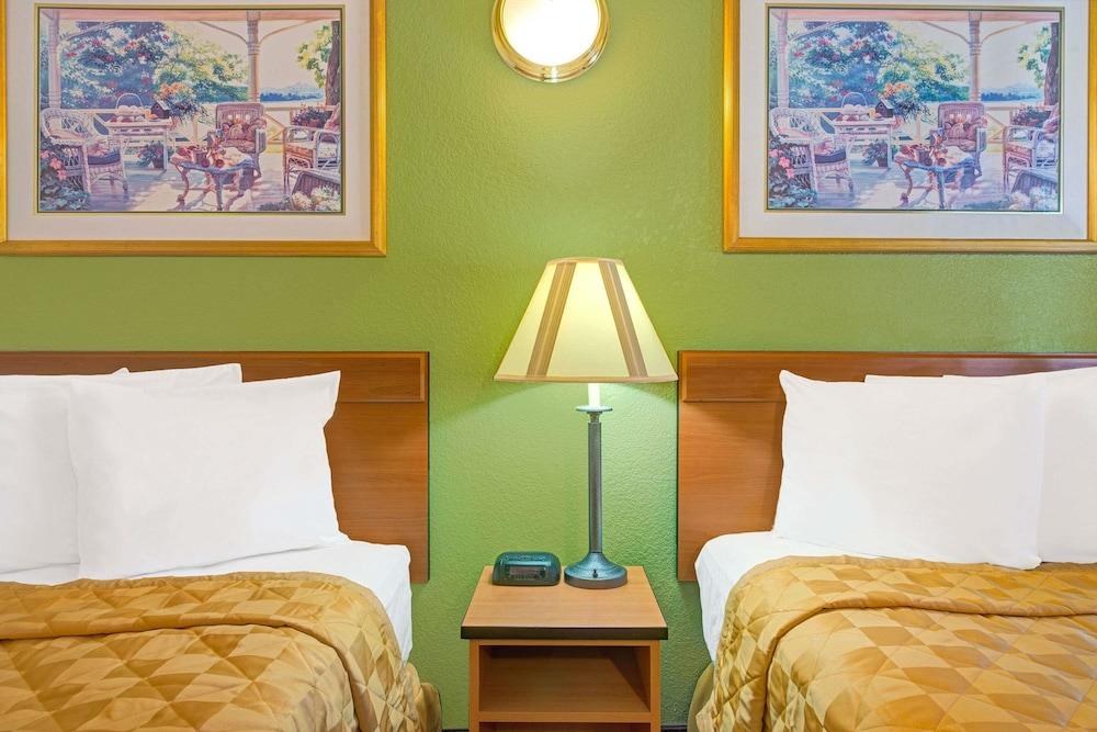 Travelodge by Wyndham Sacramento / Rancho Cordova photo 3