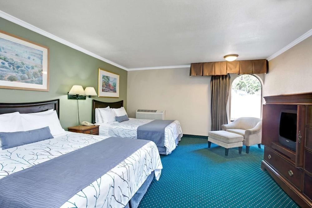 Days Inn by Wyndham San Jose Convention Center photo 3