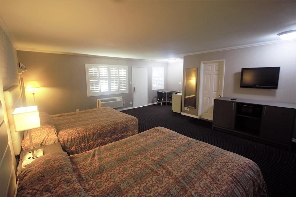 Alpha Inn & Suites photo 2
