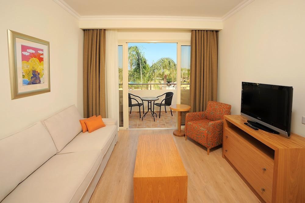 Olympic Lagoon Resort photo 4