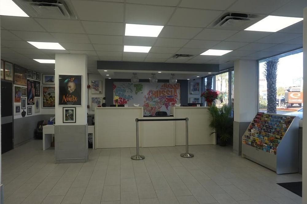 Travelodge by Wyndham Orlando International Drive photo 1