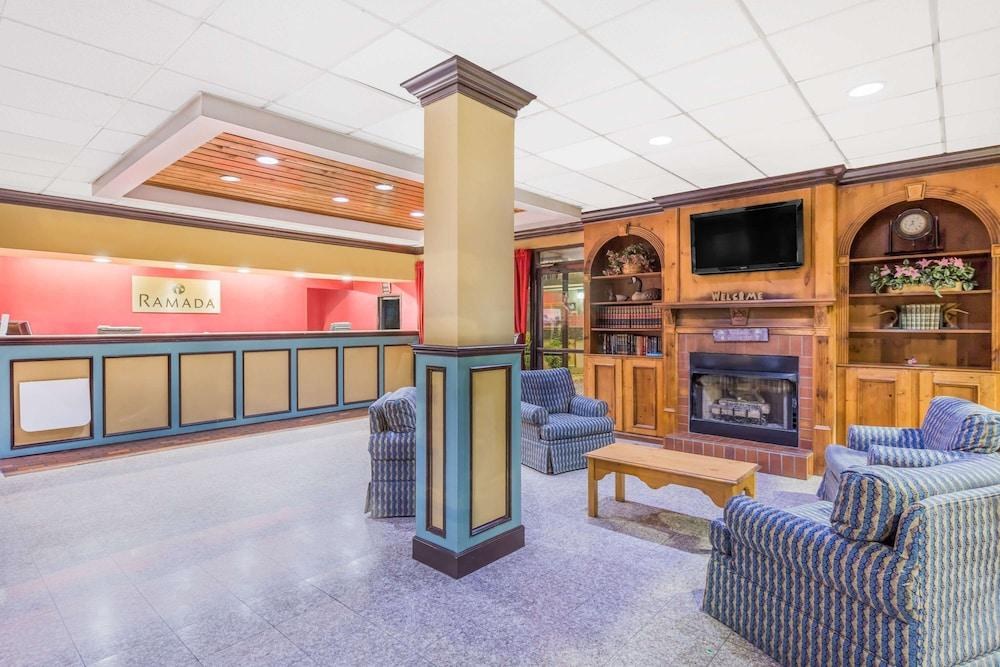 Ramada by Wyndham Macon photo 3
