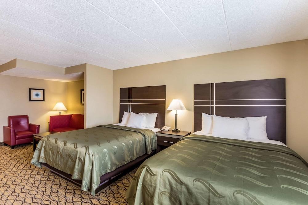 Quality Suites Milwaukee Airport photo 2
