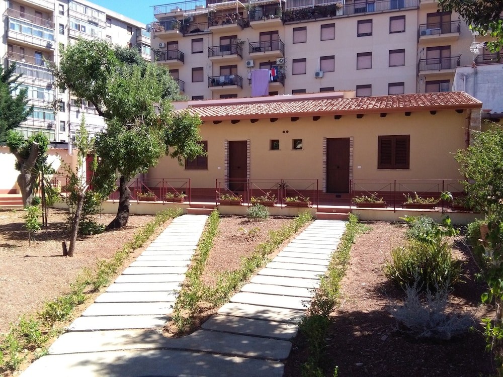 Orleans Hotel