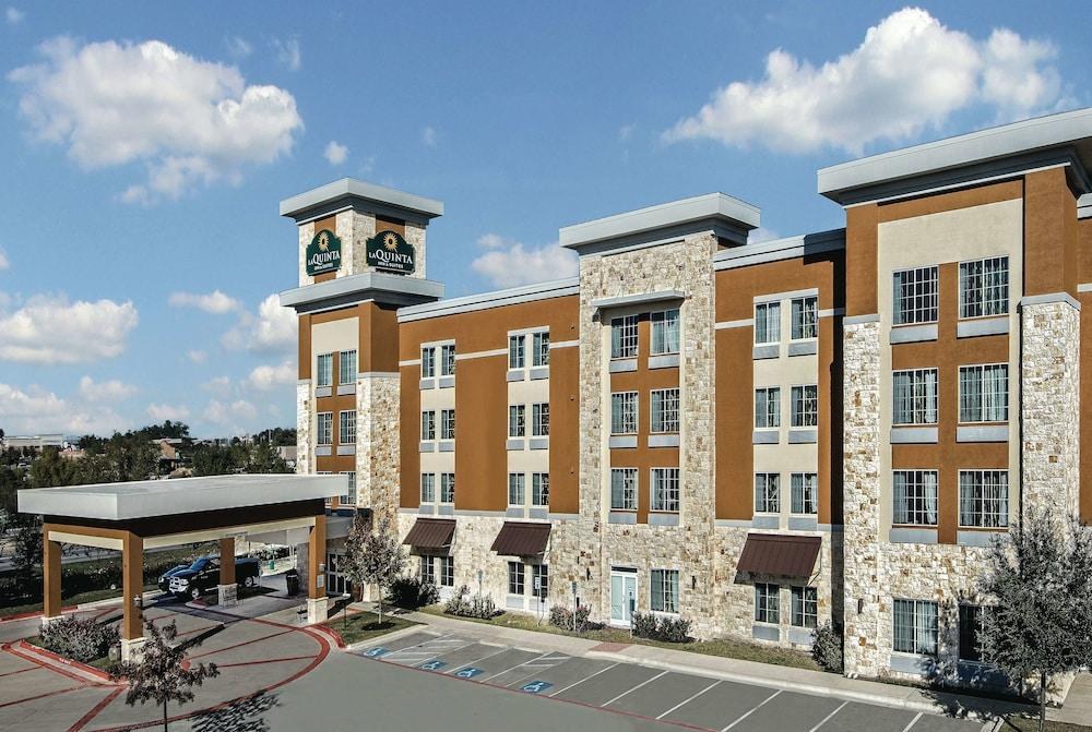 La Quinta Inn & Suites by Wyndham Austin - Cedar Park photo 2