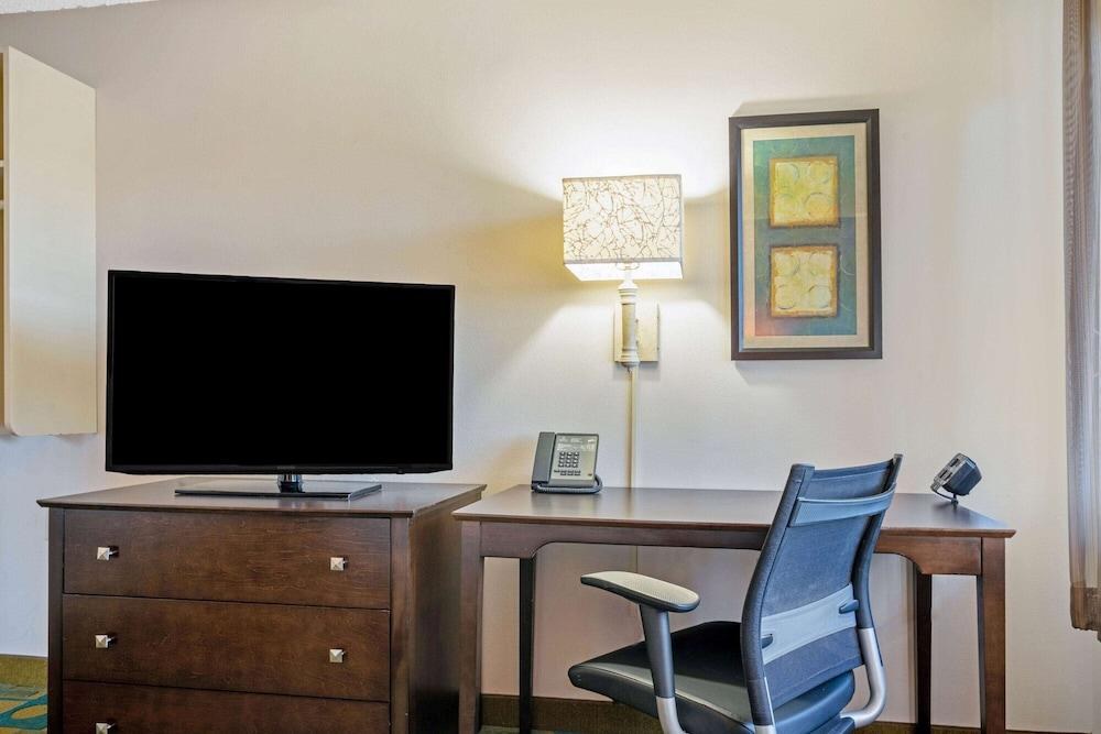 La Quinta Inn Houston Northwest photo 2