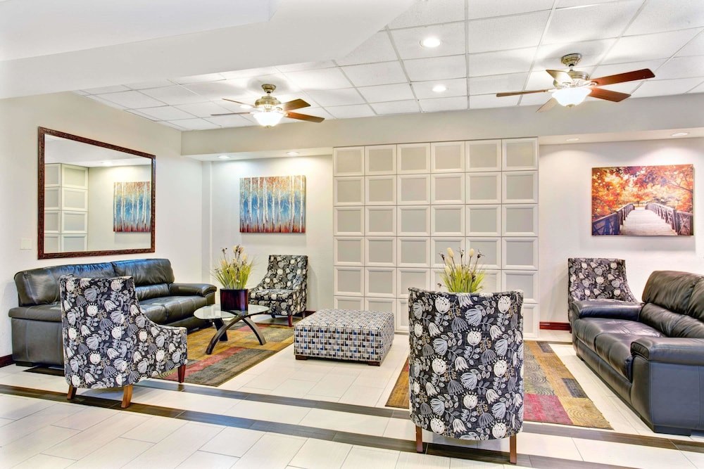 Clarion Inn Salt Lake City Airport photo 1