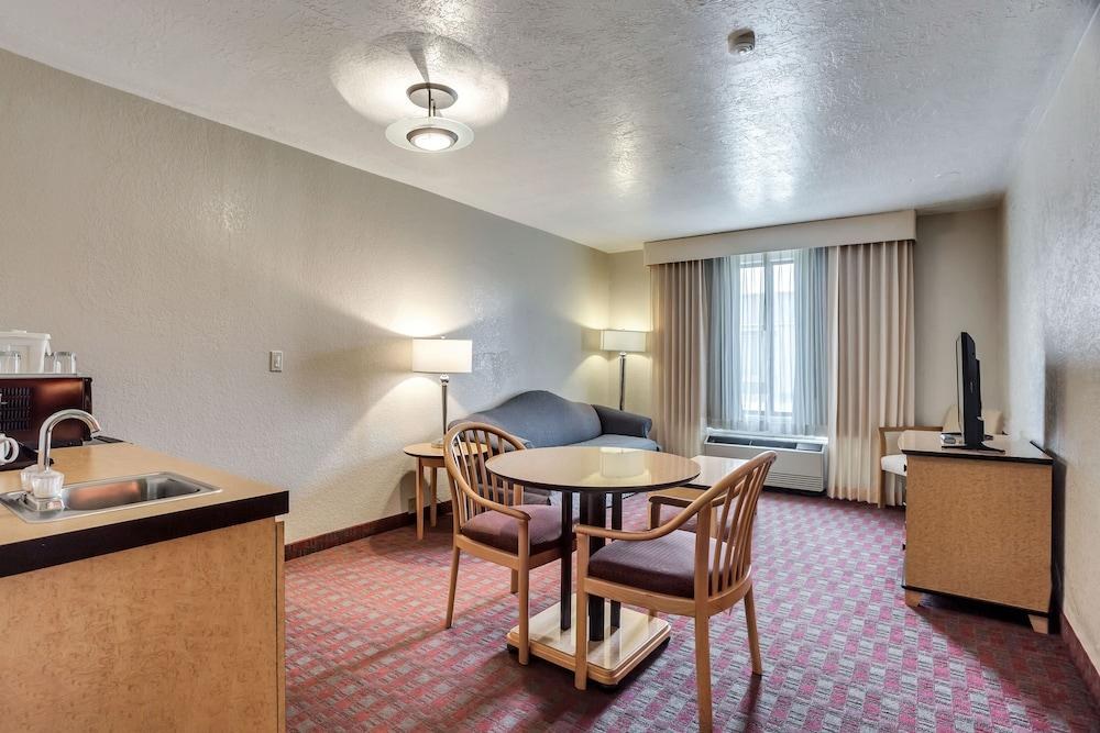 Clarion Inn Salt Lake City Airport photo 2