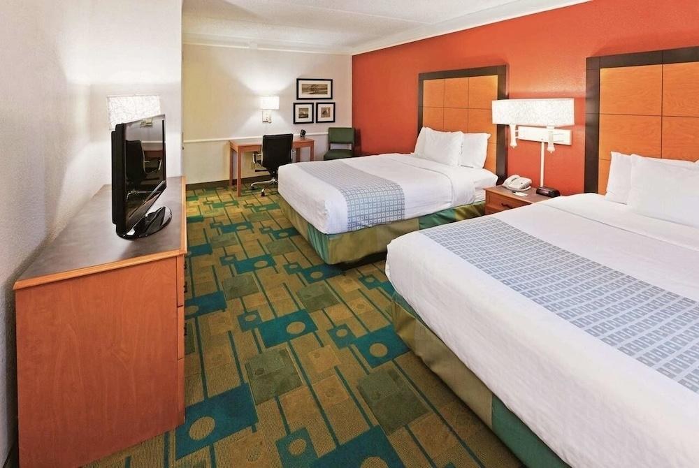 La Quinta Inn By Wyndham IH-10 West San Antonio TX photo 3