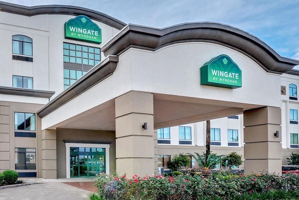 Wingate by Wyndham Houston Willowbrook photo 2