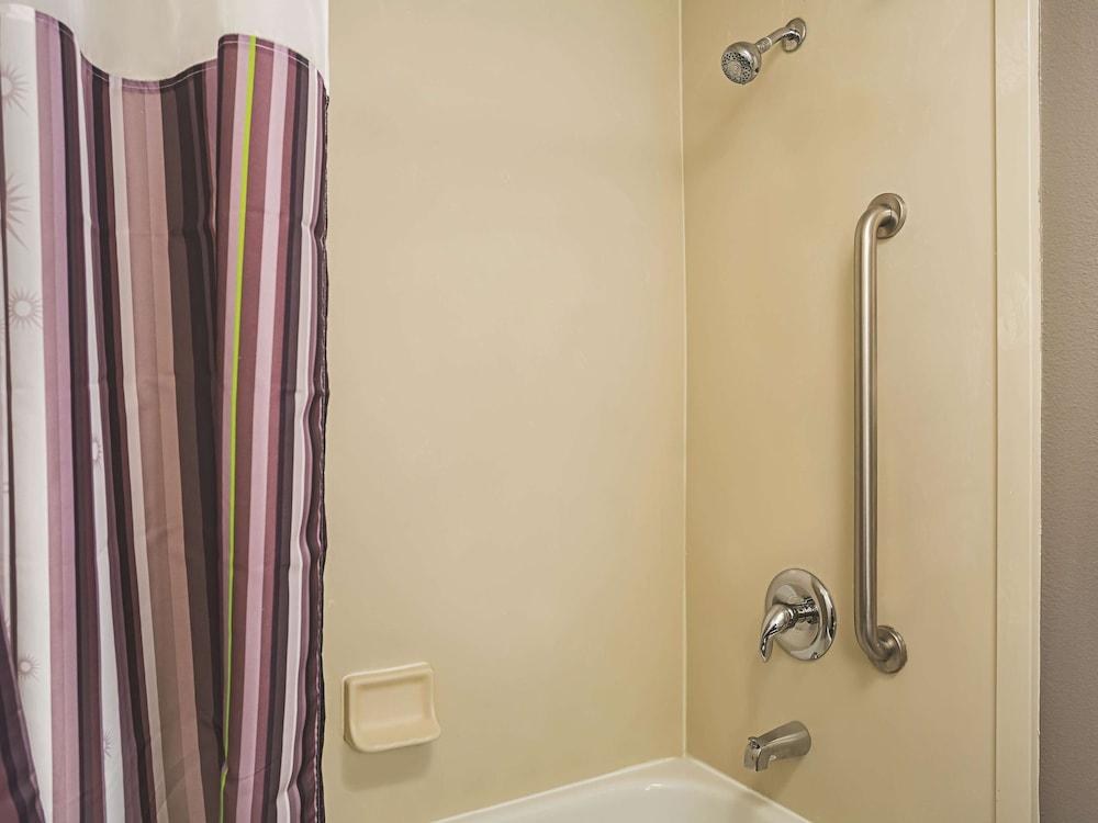 La Quinta Inn Miami Airport East photo 1