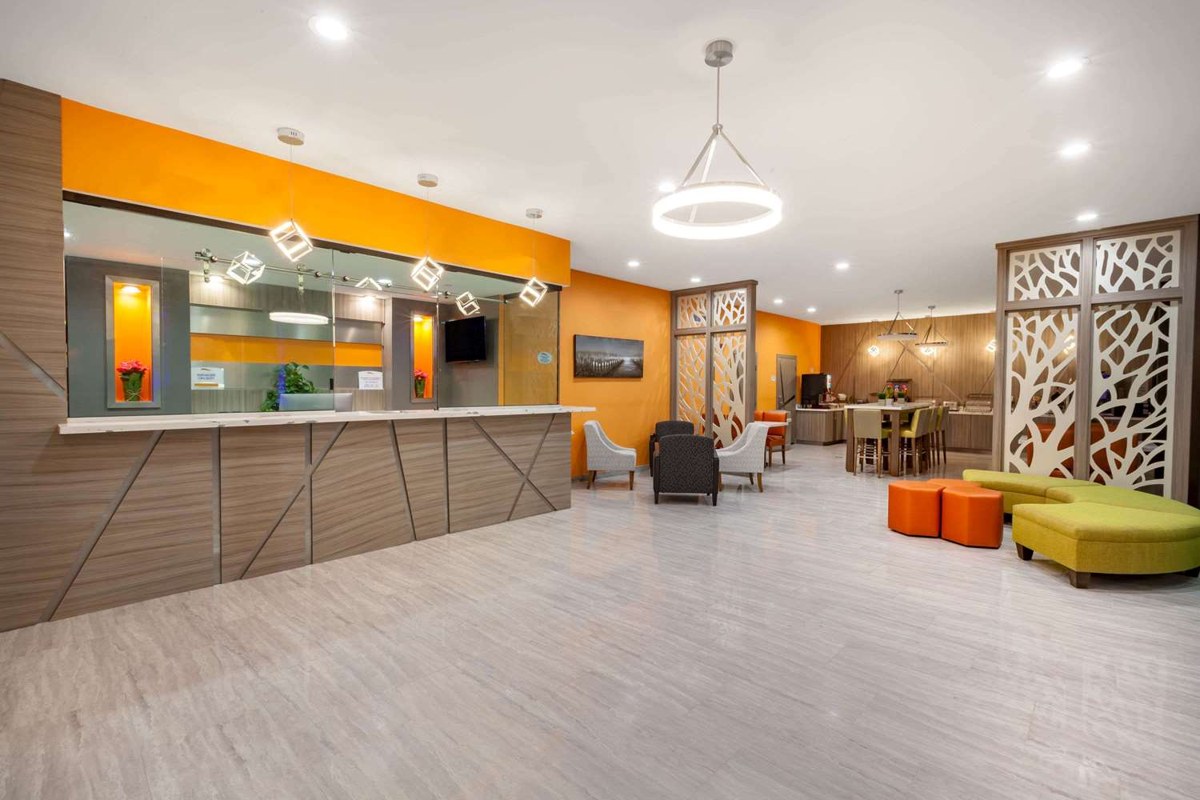 Baymont by Wyndham Houston Hobby Airport photo 1