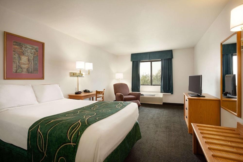 Baymont by Wyndham Elko photo 1
