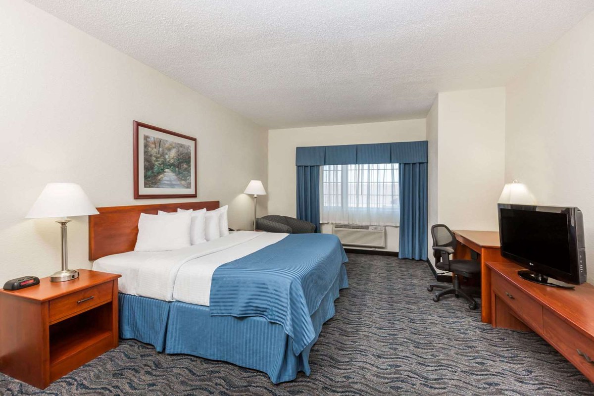 Baymont by Wyndham Des Moines Airport photo 1
